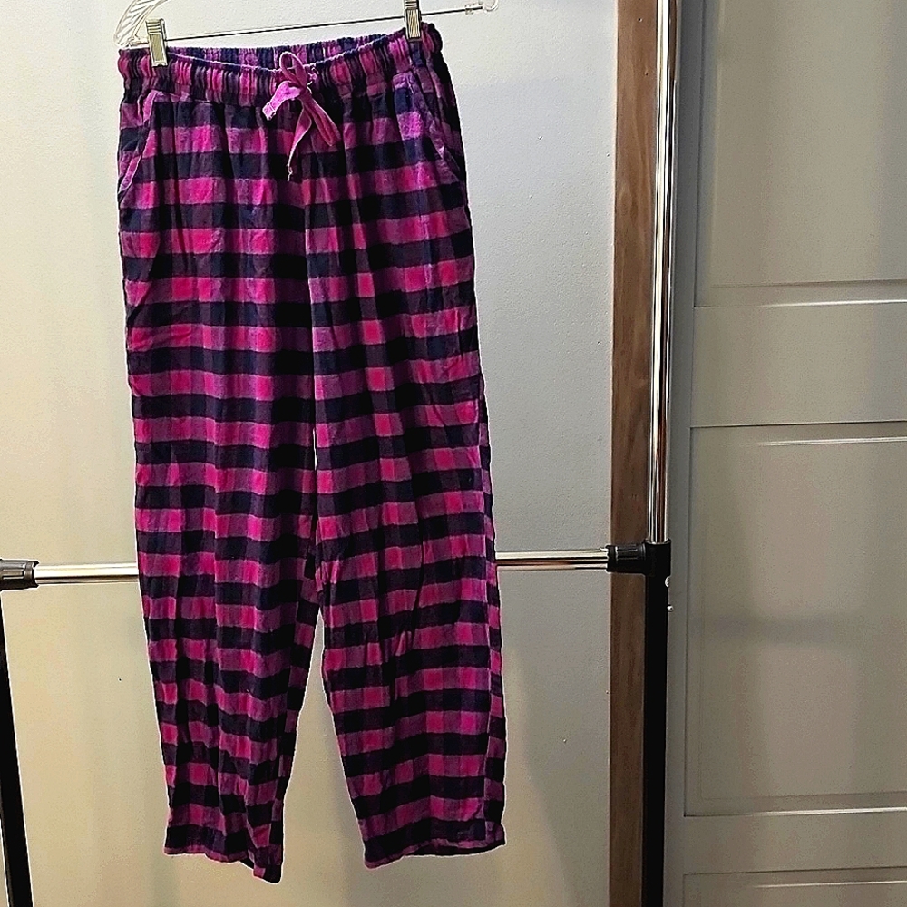 REDUCED!!  FALL CLEARANCE!!  PJ/Lounge Pants... Very Comfy.   SIZE Med.